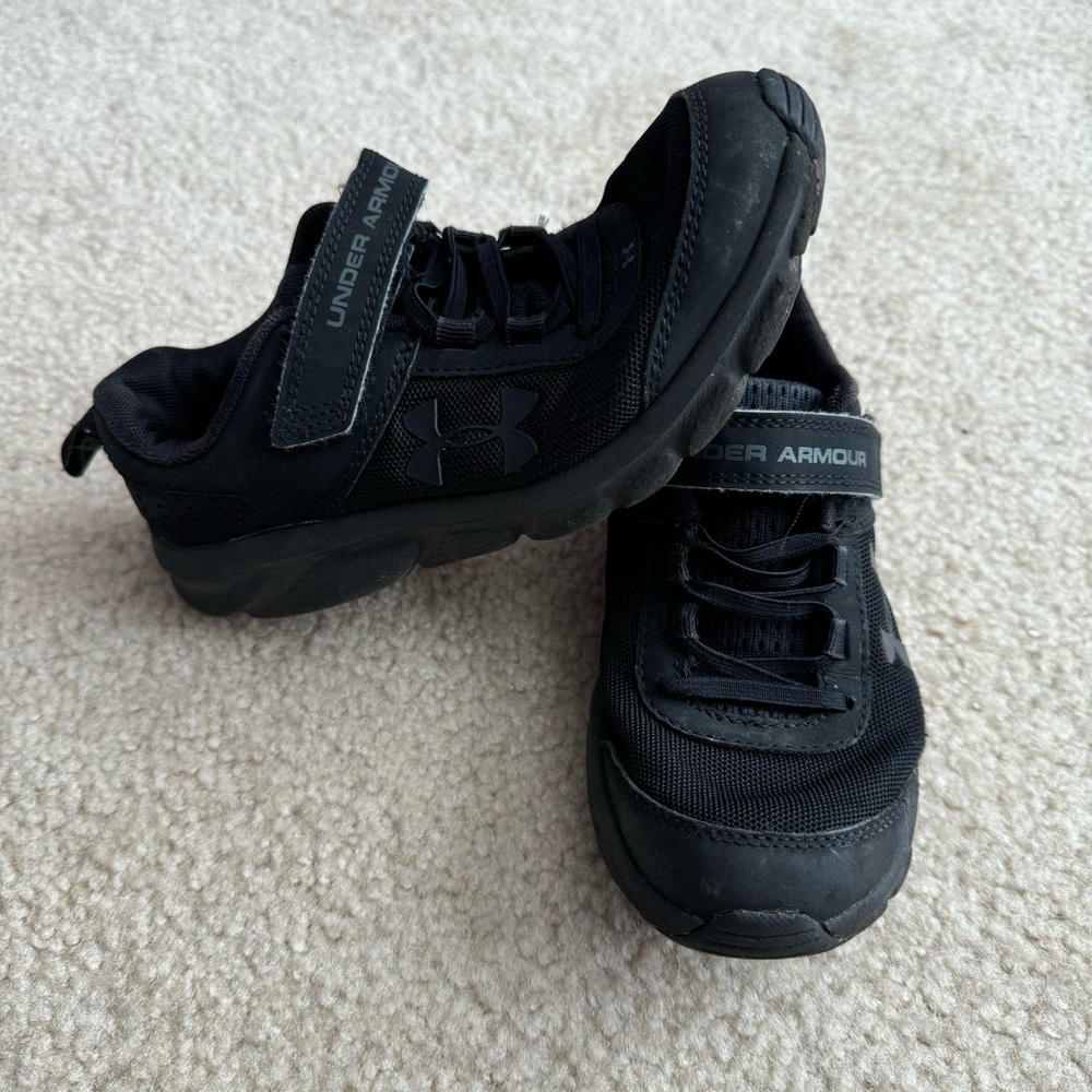 Under Armour Sneakers